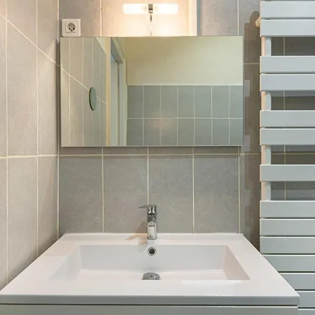 Homely Studio For 2 Close To Place Gambetta By Guestready